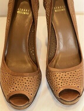 NEW Stuart Weitzman Dotcom Pump Women’s 10M Cognac Leather Peep Toe Heels.